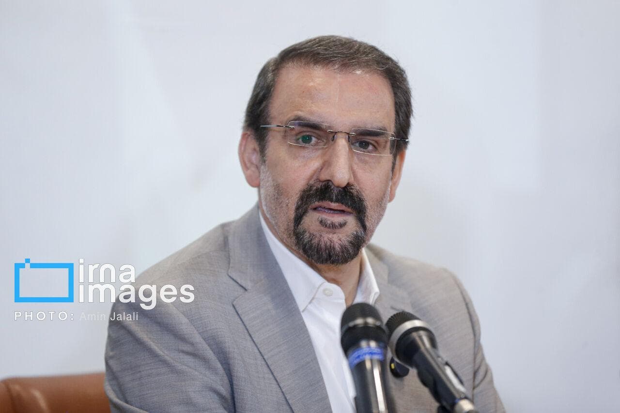 مشاور سیاسی رئیس‌جمهور: بازگشت تحریم‌های بین‌المللی را نباید کوچک شمرد