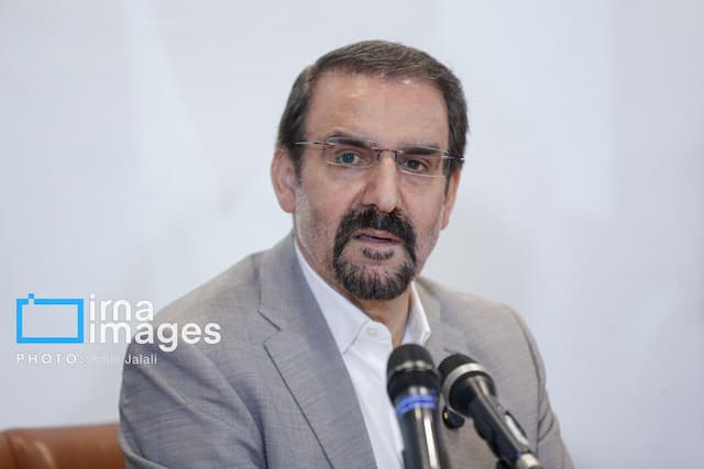 مشاور سیاسی رئیس‌جمهور: بازگشت تحریم‌های بین‌المللی را نباید کوچک شمرد