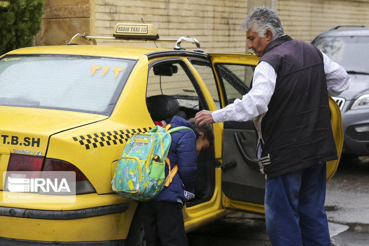 مدارس البرز هزینه سرویس حمل و نقل دانش آموزی را دریافت نکنند