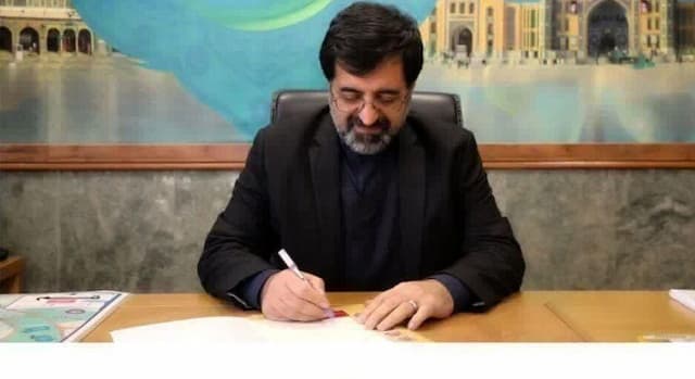 کسب رتبه دوم کنکور توسط دانش آموز قمی افتخاری برای مردم استان است