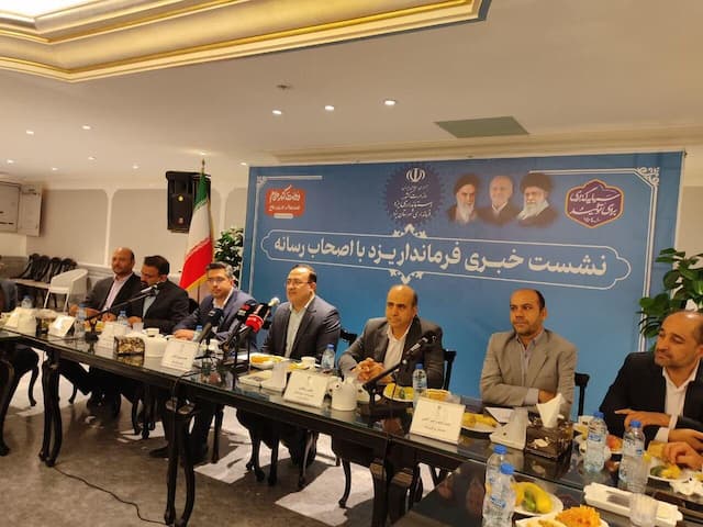 فرماندار: شهروندان یزدی منتظر کاهش نرخ میوه باشند