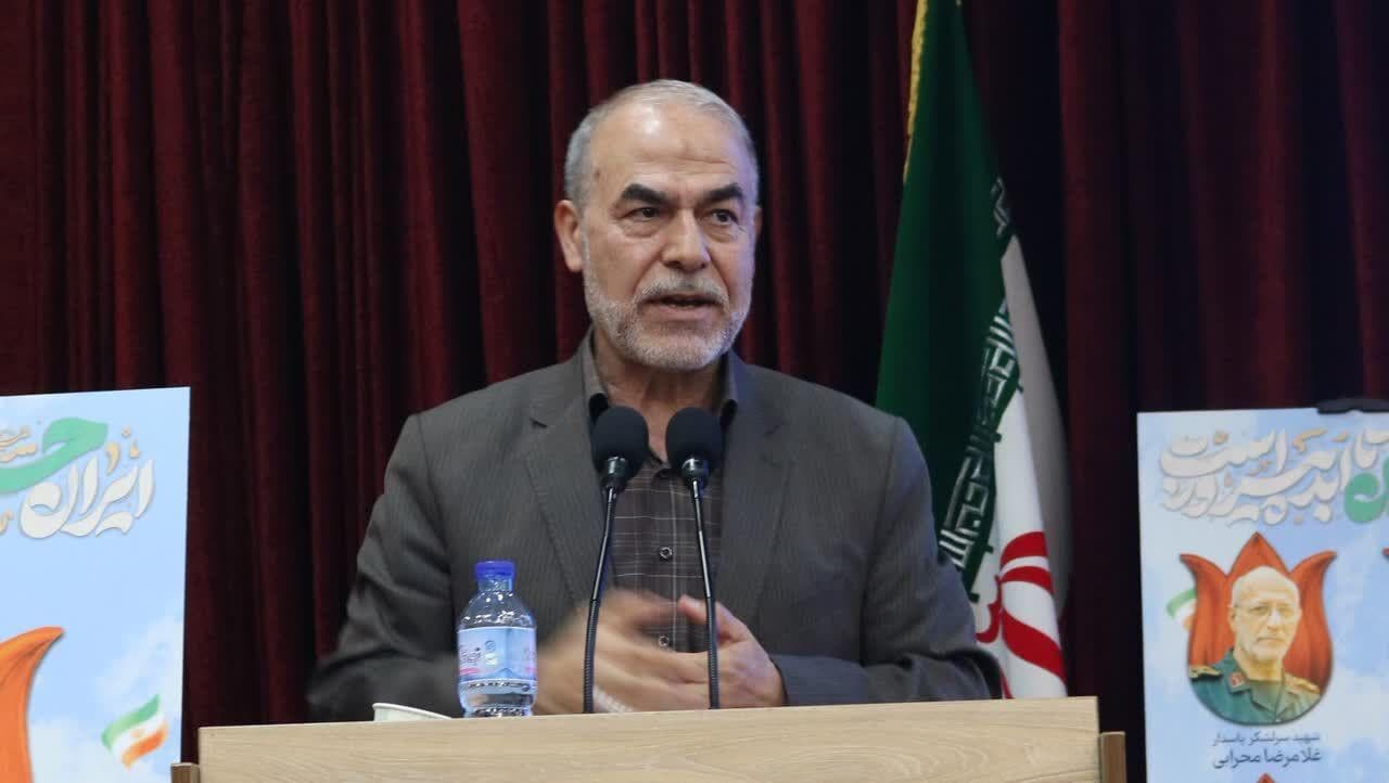 معاون سیاسی سپاه: ۹۰ درصد مردم توسعه قدرت دفاعی کشور را تایید می کنند
