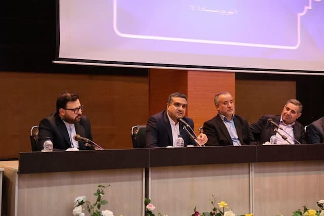 تثبیت قیمت زرشک و زعفران اولویت دولت چهاردهم در خراسان جنوبی باشد