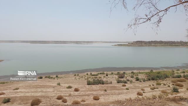 تغییر طعم و بوی آب در منطقه سیستان پدیده‌ای طبیعی است و سلامت مردم را تهدید نمی‌کند