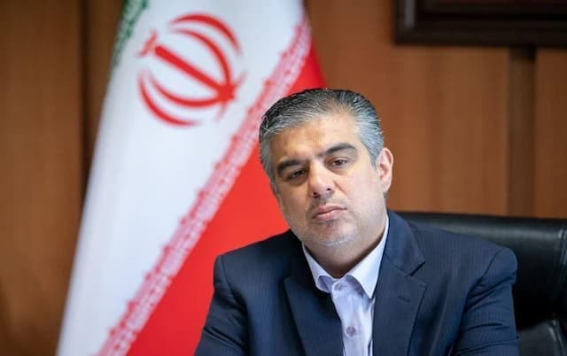 استاندار مرکزی: تعاونی‌ها زمینه‌ساز توسعه و موتور محرک اشتغال‌زایی هستند