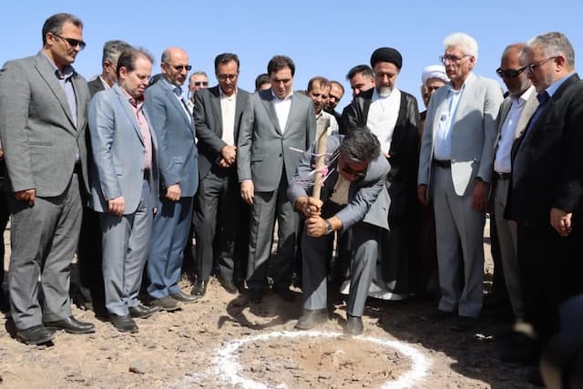 آغاز عملیات اجرایی احداث نیروگاه خورشیدی در شهرک صنعتی شهریار