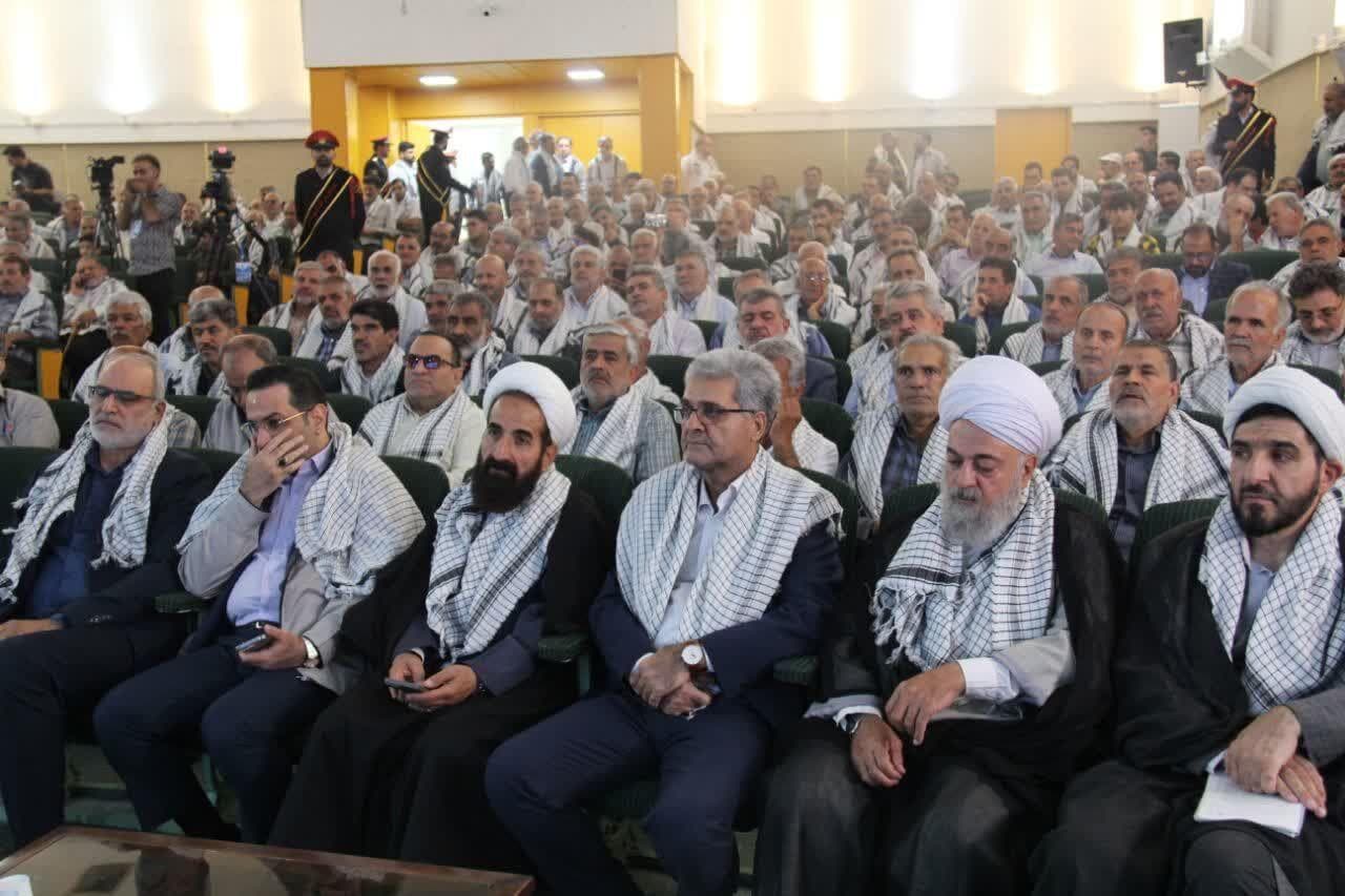 همایش «آزادگان وطن» در یزد برگزار شد