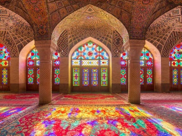تدارک پخش مستندهایی از تاریخ و فرهنگ ایران برای مخاطبان روس‌زبان