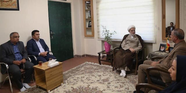 تأکید نماینده ولی فقیه در کردستان بر لزوم توسعه زیرساخت‌های ورزشی و حمایت از جوانان