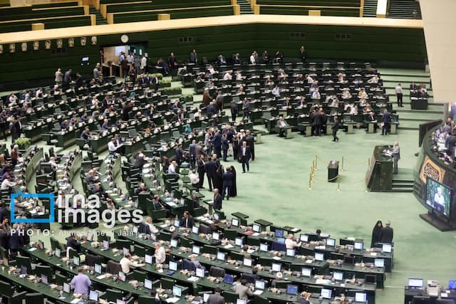 مجلس از پیشرفت‌های صنعت دفاعی کشور حمایت کرد
