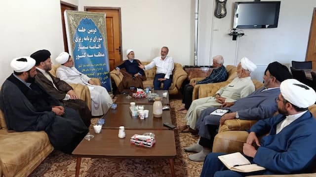 قائم مقام ستاد اقامه نماز: یک هزار عنوان کتاب در حوزه نماز و مهدویت تالیف شد