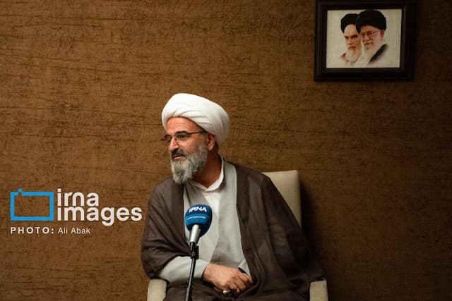 نماینده ولی فقیه در استان: ایرنا سمنان در مباحث مختلف پیشتاز است