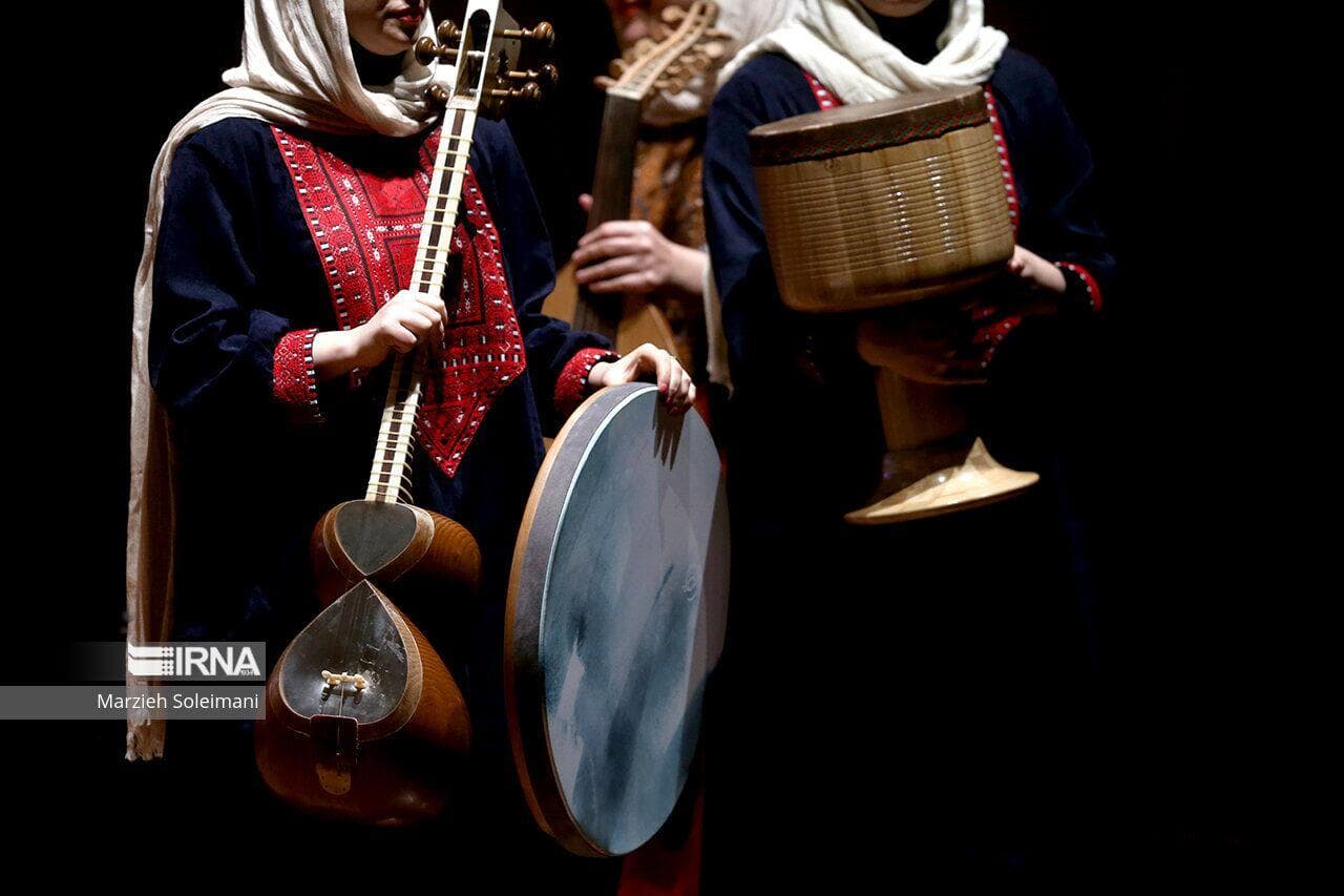 «آوای شورانگیز» بانوان و «هِزار هَزار دف» در تهران