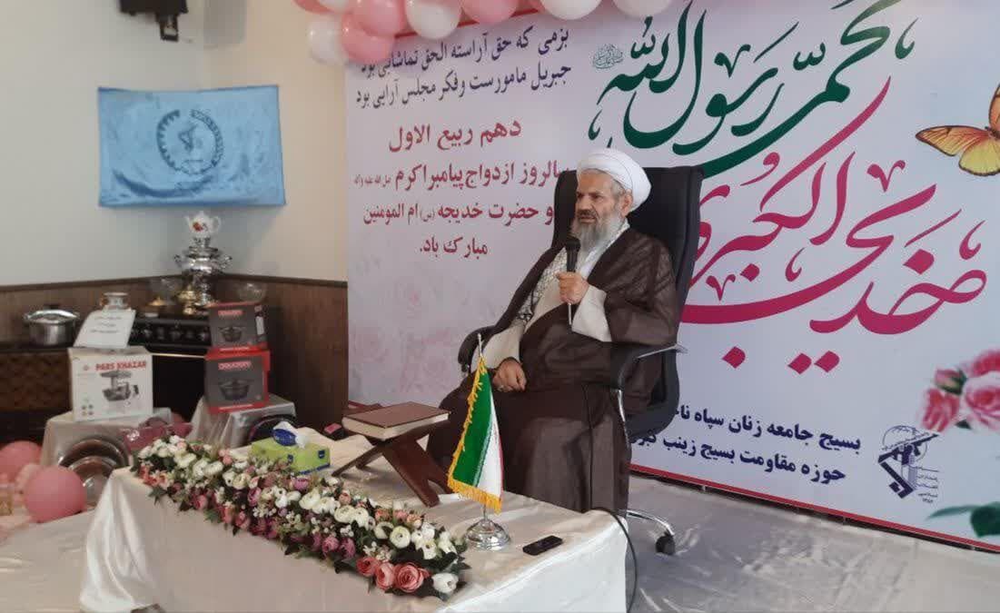 هشدار امام جمعه مراغه نسبت به فروپاشی خانواده‌ها به دلیل کم‌توجهی به آموزه‌های اسلامی