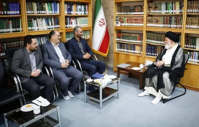 آیت‌الله علم‌الهدی: خراسان رضوی نیازمند یک تیم فوتبال پایدار و قدرتمند است
