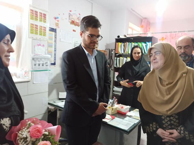 فیلم| دیدار سخنگوی دولت با بهورزان تفرش
