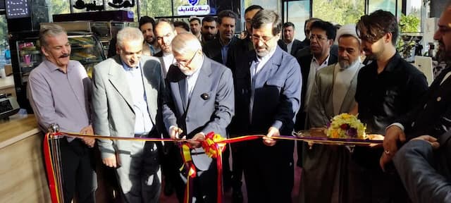 مجتمع گردشگری شهر شادی با حضور وزیر گردشگری در قم افتتاح شد
