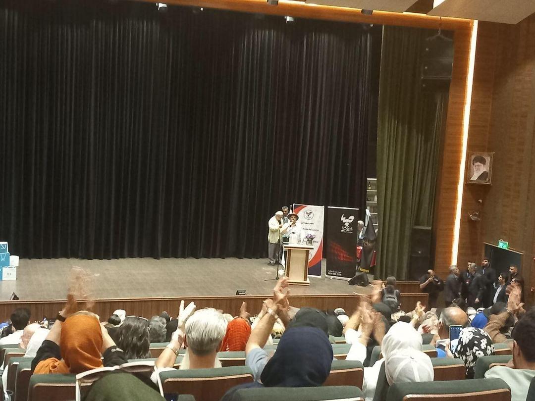 مراسم تجلیل از هنرمندان پیشکسوت سینما و تلویزیون برگزار شد