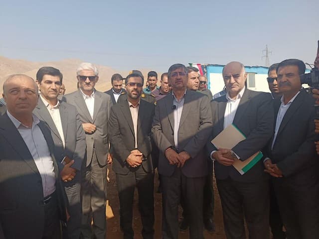 استاندار لرستان: مزایای اقتصادی راه‌آهن دورود - بروجرد برای مردم منطقه تبیین شود