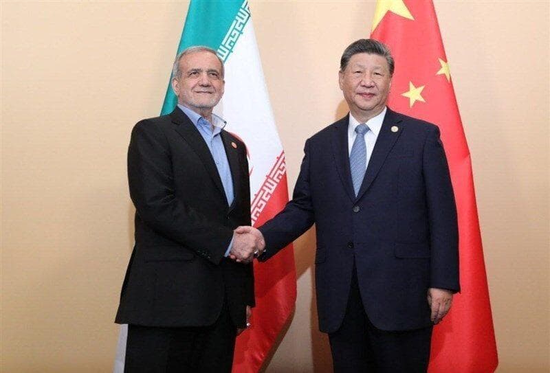 شرق‌گرایی یا غرب‌گرایی، مساله این نیست
