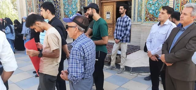 اعتراض دانشجویان به زندانی شدن بانوی البرزی در فرانسه
