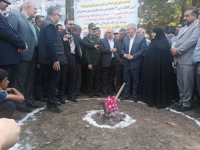 چهار تقاطع غیرهمسطح بروجرد کلنگ زنی شد
