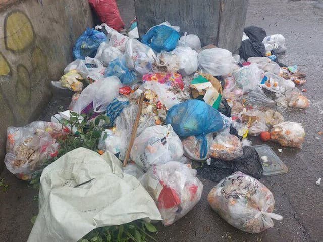 زخم کهنه انباشت زباله در کوچه‌های شهر بابل سر باز کرد