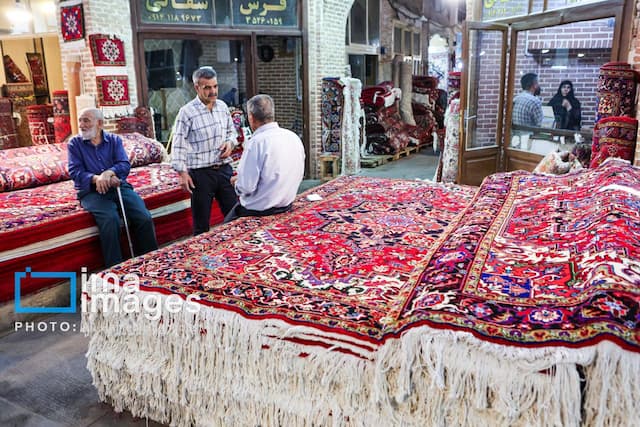 استاندار: صادرات کلید رونق بازار فرش کرمانشاه است