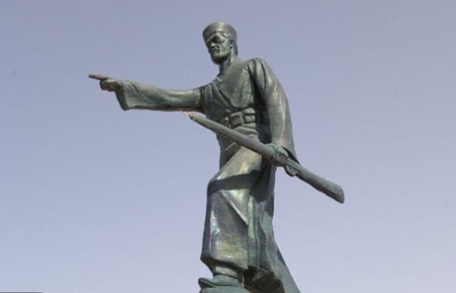 شهید رئیسعلی دلواری نماد مقاومت و پایداری ملت ایران است