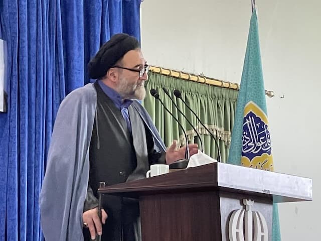 امام جمعه نوشهر: استفاده مدیریت نشده فضای مجازی آسیب‌زا است