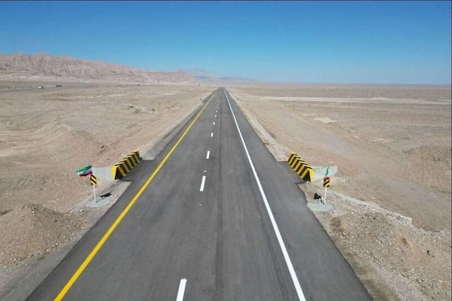 تکمیل ۱۶ کیلومتر از کریدور ساحلی چابهار - نیکشهر با مشارکت منطقه آزاد