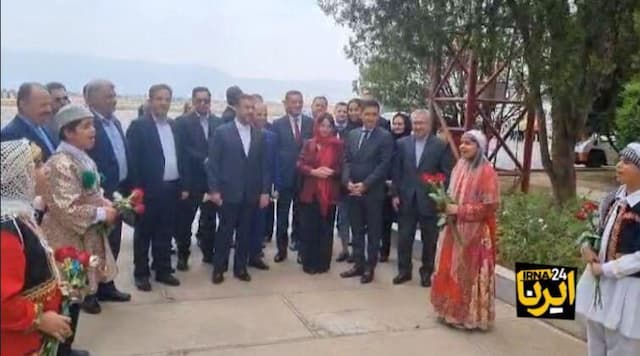 فیلم| وزیر آموزش ارمنستان برای حضور در کنسرت تخت جمشید وارد شیراز شد