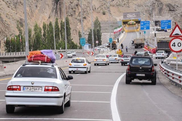 مسیر شمال به جنوب آزادراه تهران - شمال و جاده چالوس مسدود شد