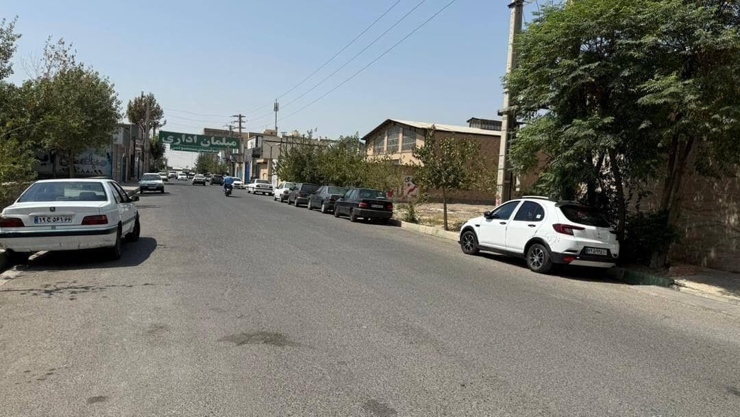 خیابان زارع چهاردانگه اسلامشهر در انتظار تبدیل به لکه صنعتی