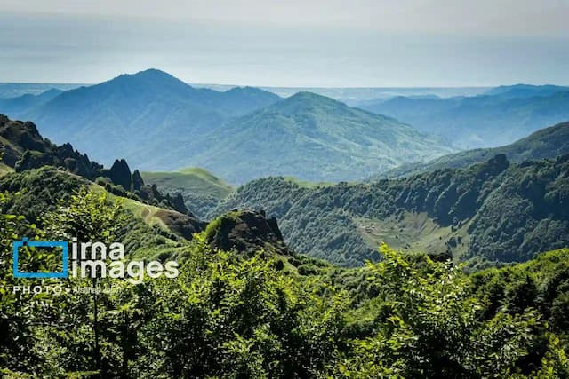 بارش‌های رگباری برخی مناطق گیلان را در بر می‌گیرد