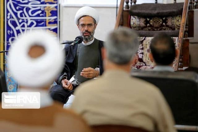 امام جمعه بجنورد: اندیشه و قلم باید در مسیر درست هدایت شود