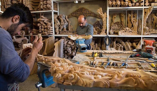 آمادگی دانشگاه ملایر برای همکاری در زمینه برندسازی و ارتقای کیفیت صنعت مبل و منبت