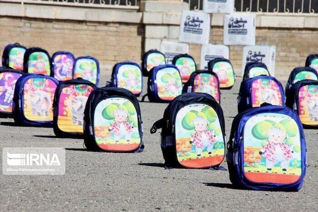 ۶۵۰ بسته نوشت‌افزار بین دانش‌آموزان نیازمند خراسان شمالی توزیع کرد