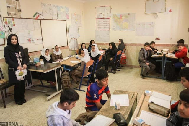 معلمان لرستانی سه مقام برتر جشنواره ملی «روش‌های آموزش» را کسب کردند