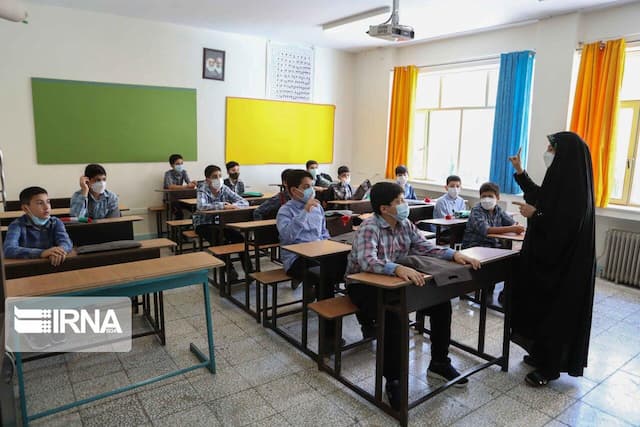 غیرحضوری شدن مدارس در مهرماه کذب است