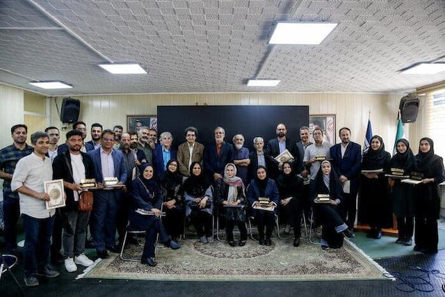 خبرنگار خرم‌آباد رتبه دوم جشنواره تولیدات ایرنا را کسب کرد