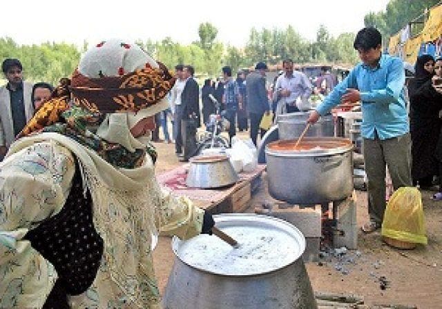 رقابت سر آشپزهای ۱۲ استان در جشنواره آش شهرستان نیر