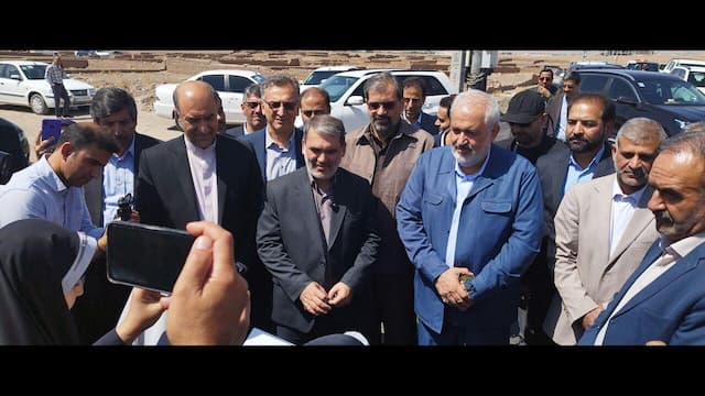 فیلم| افتتاح طرح‌های حوزه آب و برق در تربت‌حیدریه با حضور وزیر نیرو