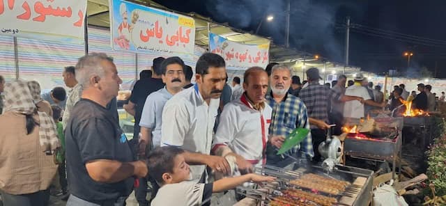 سرآشپزان در جشنواره گوشت و کباب سجاس خدابنده هنرنمایی می‌کنند