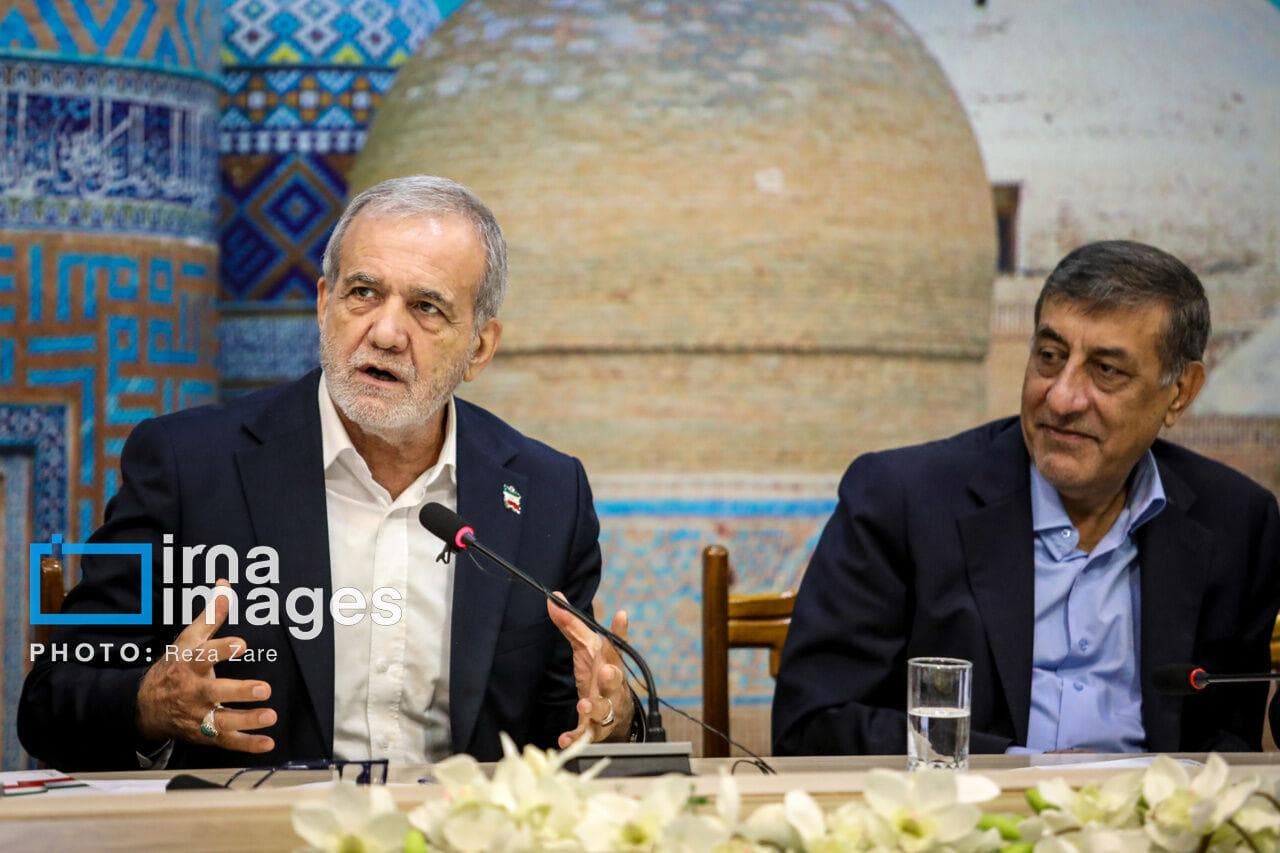 سخنان رییس جمهور در نشست با فعالان فرهنگی و اجتماعی استان اردبیل