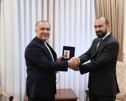 اعطای مدال دوستی به سفیر جمهوری اسلامی ایران در ارمنستان