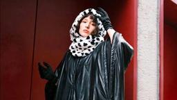 فرشته حسینی با این استایل عجیبش جایزه بهترین بازیگر زن را به خانه برد!