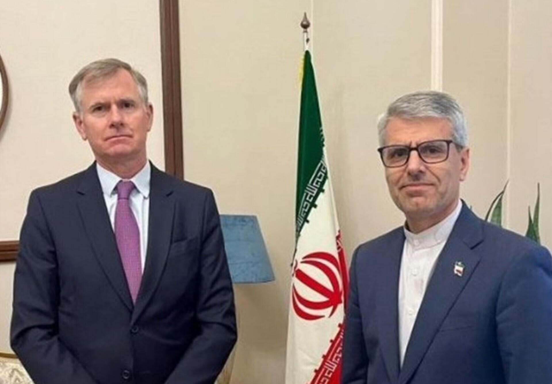دیدار سفیر انگلیس در تهران با سخنگوی وزارت خارجه/ بقائی: درباره موضوعات تهدیدکننده صلح و امنیت منطقه‌ای و بین‌المللی صحبت کردیم