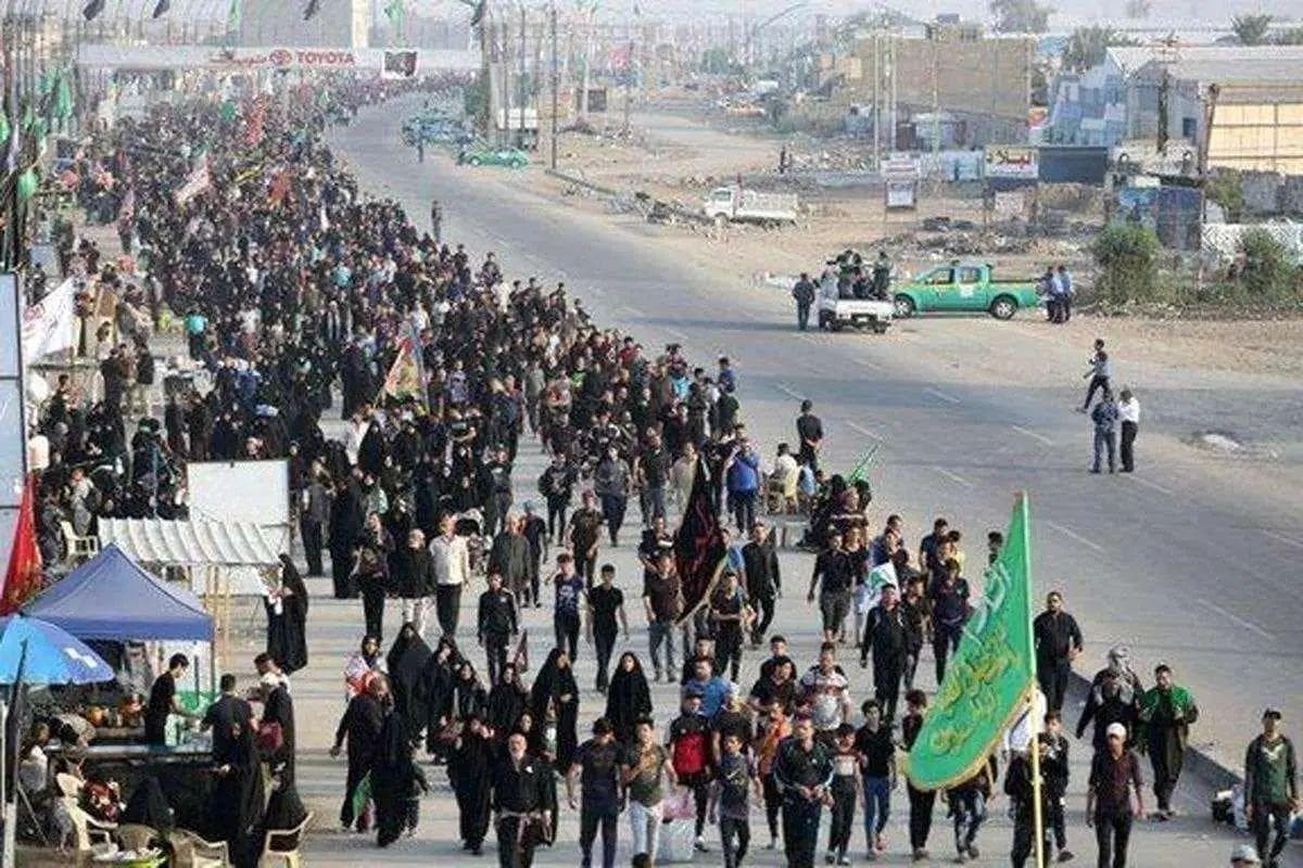 پلیس راهور: مجموع خروج و ورود زائران از تمام مرزها، به ۶ میلیون و ۷۲۶ هزار نفر رسید؛ این آمار در مقایسه با سال گذشته، حدود نیم درصد افزایش داشته/ توزیع جنسیتی زائران، شامل ۵۹ درصد مردان و ۴۱ درصد زنان بوده/ بیشترین حجم تردد در روز ۱۷ مرداد، با ثبت بیش از ۷۰۷ هزار تن به ثبت رسید/ در تصادفات در مرزها، ۱۶۸ کشته و ۳ هزار و ۶۹۲ مجروح داشتیم