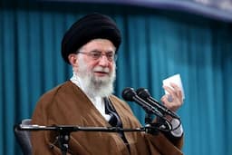 سایت معاونت سیاسی سپاه: آمریکایی‌ها به دنبال آن بودند که با ترور رهبر معظم انقلاب، مدیریت عالی و به تبع آن ارکان نظام را سست کنند